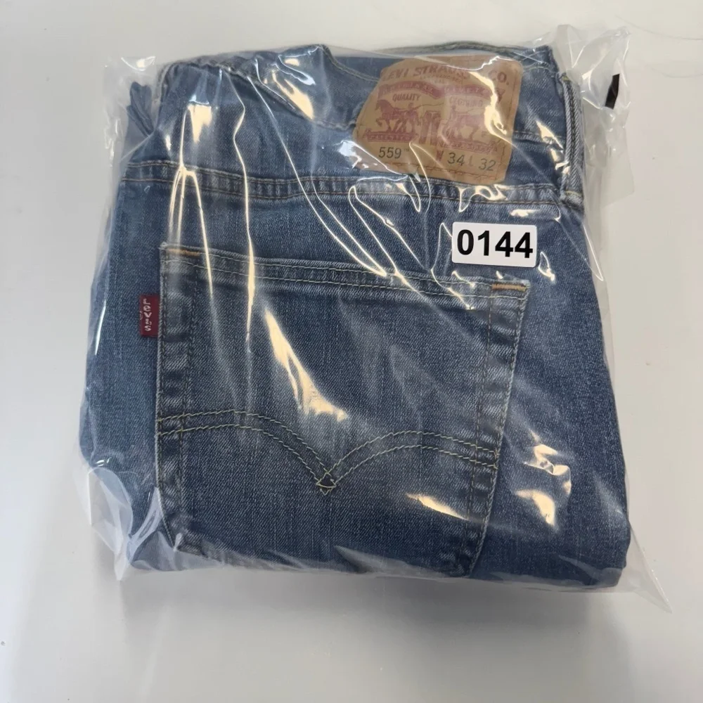 Levis Jeans Mens 34 Straight Blue 559 Mid Rise Medium Wash